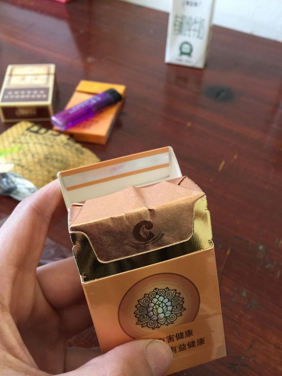 蘇煙天星真假辨別 內襯紙