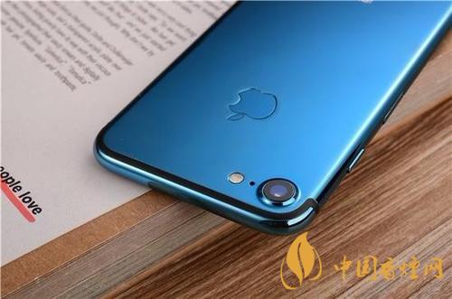 iphone12藍(lán)色好看嗎？ iphone12藍(lán)色和白色哪個(gè)好看？