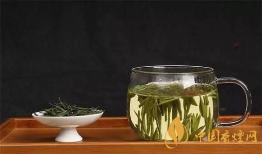 白茶與綠茶哪個品質更好 白茶與綠茶功效區別一覽