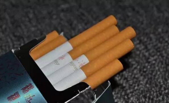 黃鶴樓游泳回歸,爺爺輩最喜愛的香煙品牌