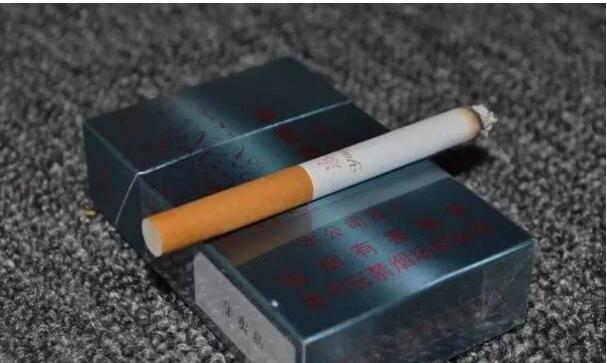 黃鶴樓游泳回歸,爺爺輩最喜愛的香煙品牌