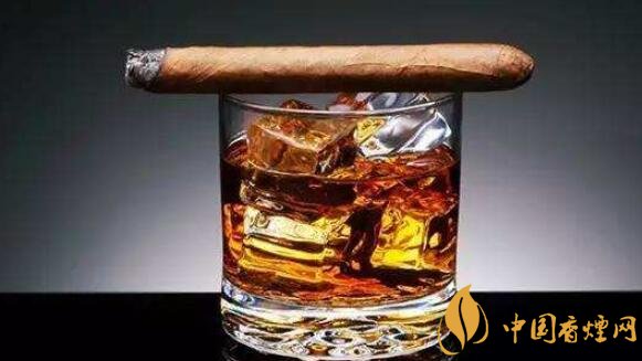 煙斗和雪茄哪個好抽(味道不一樣) 煙斗(絲)和雪茄的區別